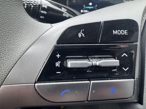 Used 2024 Hyundai Elantra SEL image 15