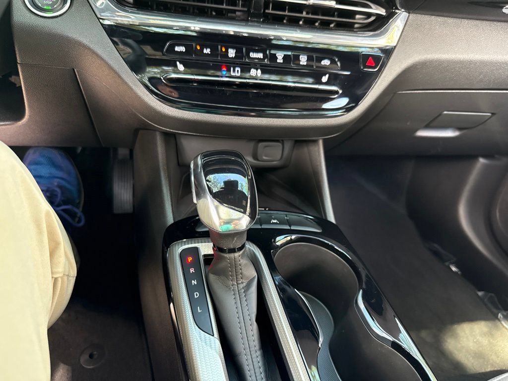 Used 2025 Buick Envista Avenir FWD image 61