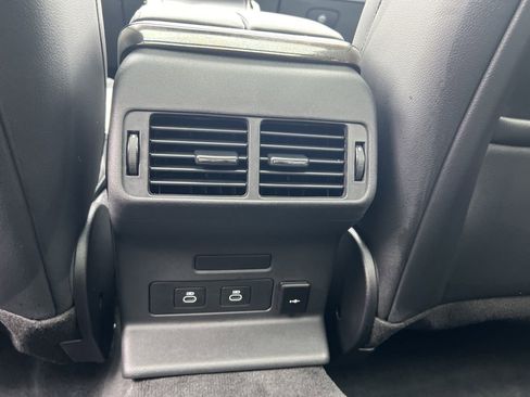 New 2025 Land Rover Range Rover Velar Dynamic SE image 28