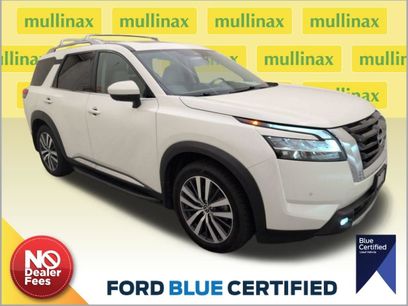 Used 2022 Nissan Pathfinder Platinum w/ Cargo Package