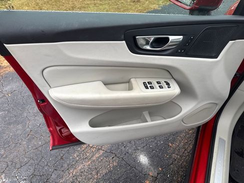 Certified 2023 Volvo XC60 B5 Plus image 13