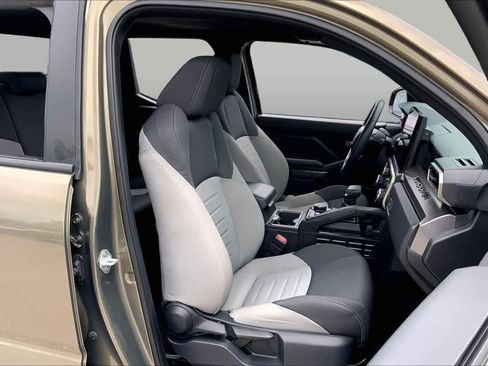 Used 2024 Toyota Tacoma TRD Sport RWD image 9