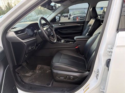 Used 2022 Jeep Grand Cherokee L Limited image 14