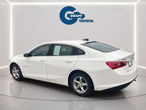 Used 2018 Chevrolet Malibu LS image 4
