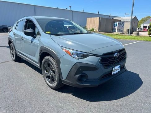 Used 2024 Subaru Crosstrek 2.0i AWD/4WD image 3