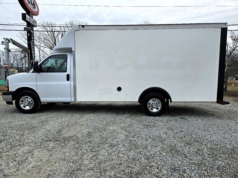 Used 2021 Chevrolet Express 3500 w/ Power Convenience Package image 4