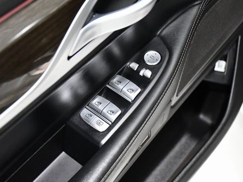 Used 2022 BMW 740i xDrive w/ Premium Package image 15