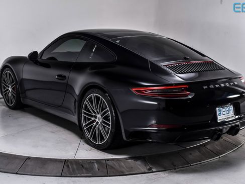 Used 2018 Porsche 911 Carrera S image 4