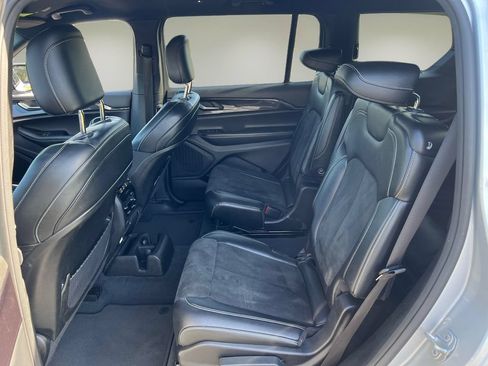 Used 2023 Jeep Grand Cherokee L Laredo RWD image 13