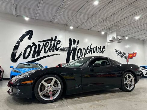 Used 2005 Chevrolet Corvette Coupe w/ Preferred Equipment Group RWD image 24