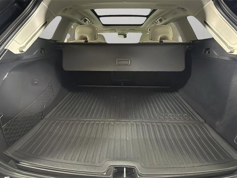 Used 2025 Volvo XC60 T8 Ultra w/ Protection Package Premier image 28