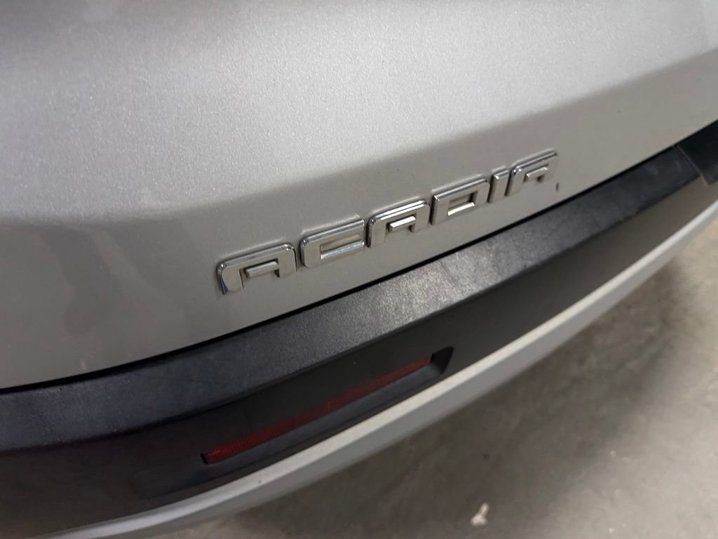 Used 2019 GMC Acadia SLE FWD image 16