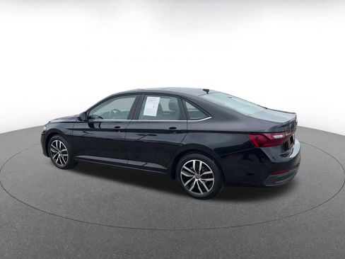 Used 2025 Volkswagen Jetta SE image 10