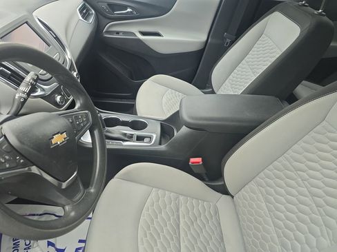 Used 2020 Chevrolet Equinox LS image 10
