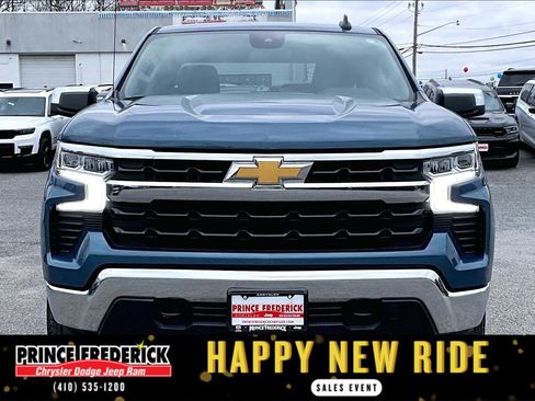 Used 2024 Chevrolet Silverado 1500 LT image 2