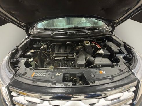 Used 2018 Ford Explorer XLT w/ Equipment Group 202A image 27