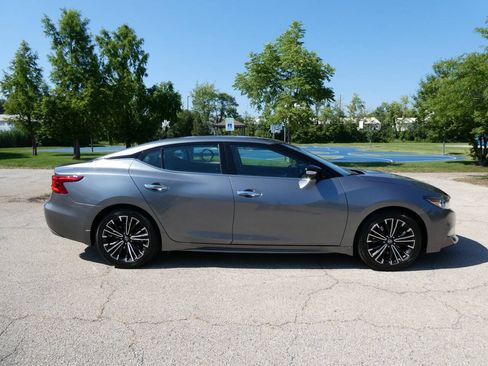 Used 2016 Nissan Maxima 3.5 SL w/ Interior Lighting Package FWD image 4