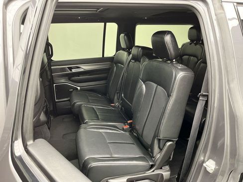 Used 2024 Jeep Wagoneer Series II AWD/4WD image 12