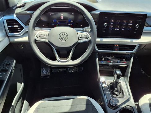 New 2025 Volkswagen Taos SE image 12