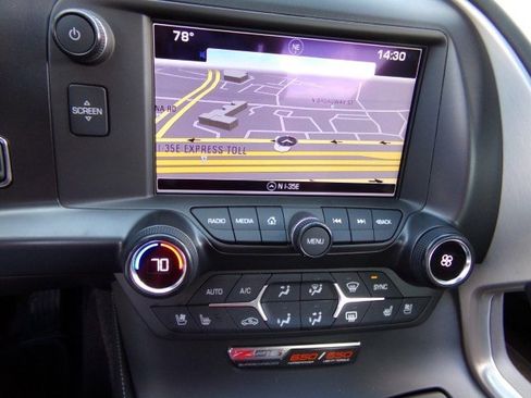 Used 2015 Chevrolet Corvette Z06 w/ 3LZ Preferred Equipment Group image 17