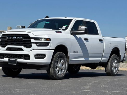 New 2026 RAM 2500 Big Horn AWD/4WD image 7