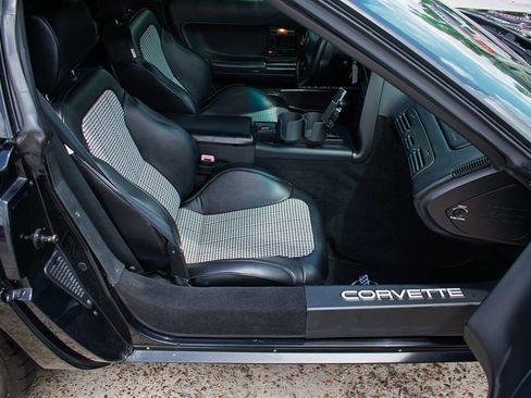 Used 1996 Chevrolet Corvette Coupe RWD image 31