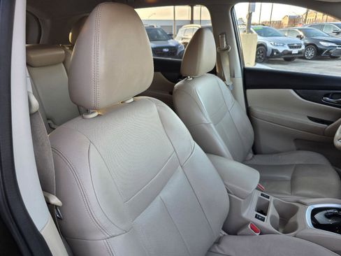 Used 2015 Nissan Rogue SL w/ SL Premium Package image 29