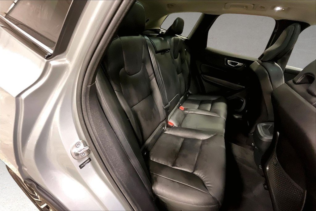 Certified 2024 Volvo XC60 B5 Plus w/ Climate Package AWD/4WD image 26