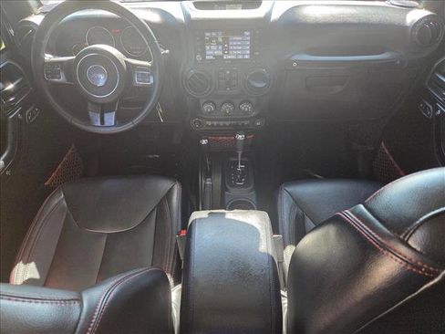 Used 2017 Jeep Wrangler Unlimited Rubicon image 16