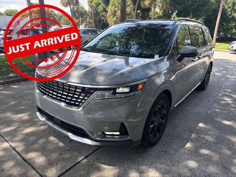 Used 2022 Kia Carnival SX FWD image 1
