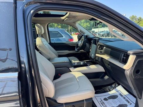 Used 2023 Ford Expedition Max Platinum AWD/4WD image 19