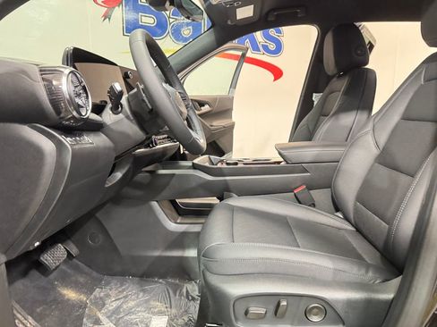 New 2026 Chevrolet Equinox LT w/ Convenience Package II AWD/4WD image 8