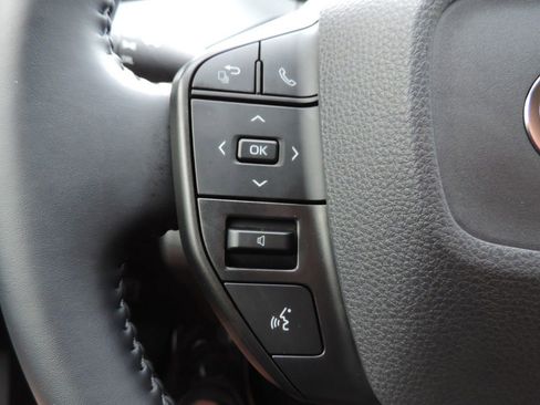 Used 2026 Toyota Prius LE FWD image 25