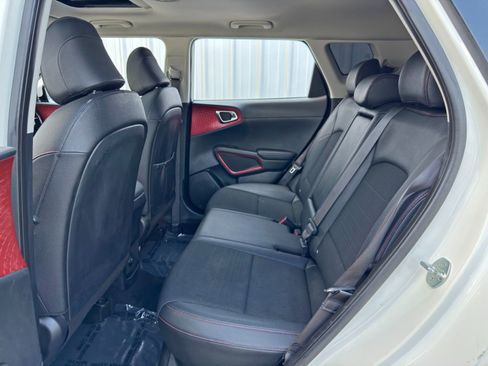 Used 2022 Kia Soul Turbo image 36