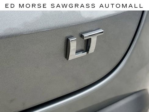 Certified 2025 Chevrolet Trax LT w/ Driver Confidence Package image 8