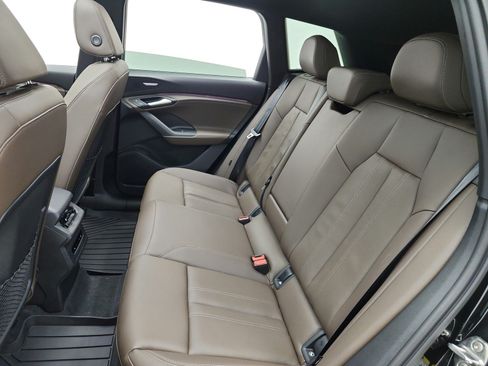 Used 2025 Audi Q6 e-tron Premium Plus w/ Premium Plus RWD image 13