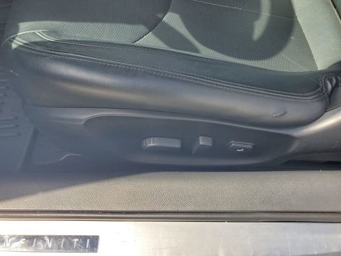 Used 2015 INFINITI Q60 Convertible w/ Premium Package RWD image 13