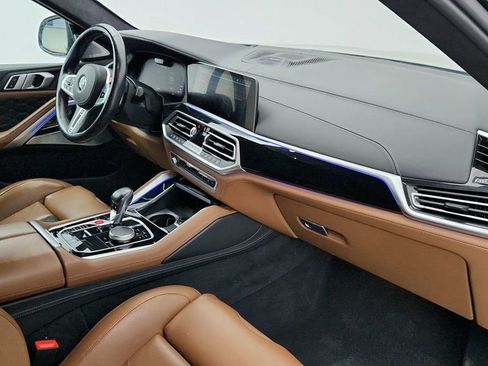 Used 2021 BMW X6 M image 27