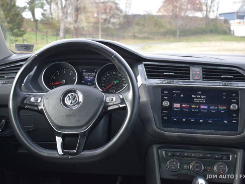 Used 2019 Volkswagen Tiguan SE AWD/4WD image 19