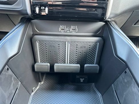 New 2027 RAM 2500 Laramie w/ Sport Appearance Package AWD/4WD image 22