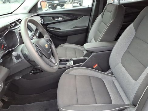 Used 2022 Chevrolet TrailBlazer LT w/ Convenience Package image 14
