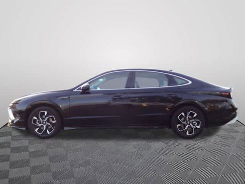 Used 2025 Hyundai Sonata SEL FWD image 2
