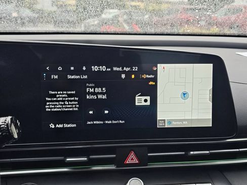 Used 2024 Hyundai Elantra SEL FWD image 21