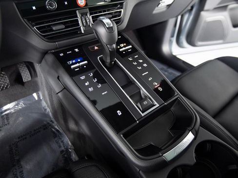 New 2026 Porsche Macan image 26