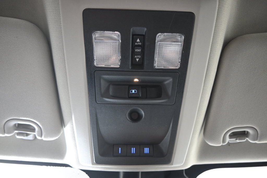 Used 2018 RAM 1500 SLT AWD/4WD image 36