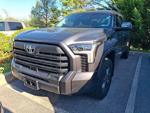 Used 2023 Toyota Tundra SR5 w/ SR5 Convenience Package AWD/4WD image 2