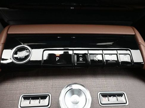 Certified 2025 Lincoln Navigator Reserve AWD/4WD image 15