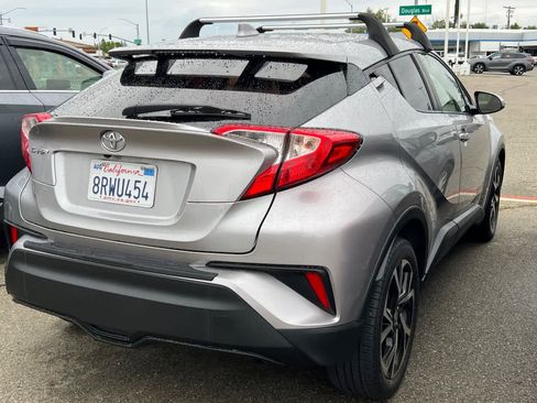 Used 2020 Toyota C-HR XLE FWD image 4