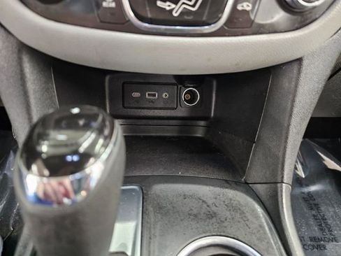 Used 2021 Chevrolet Equinox LS w/ LS Convenience Package image 18