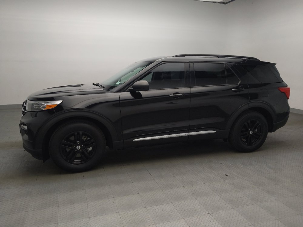 Used 2023 Ford Explorer XLT w/ Equipment Group 202A RWD image 2